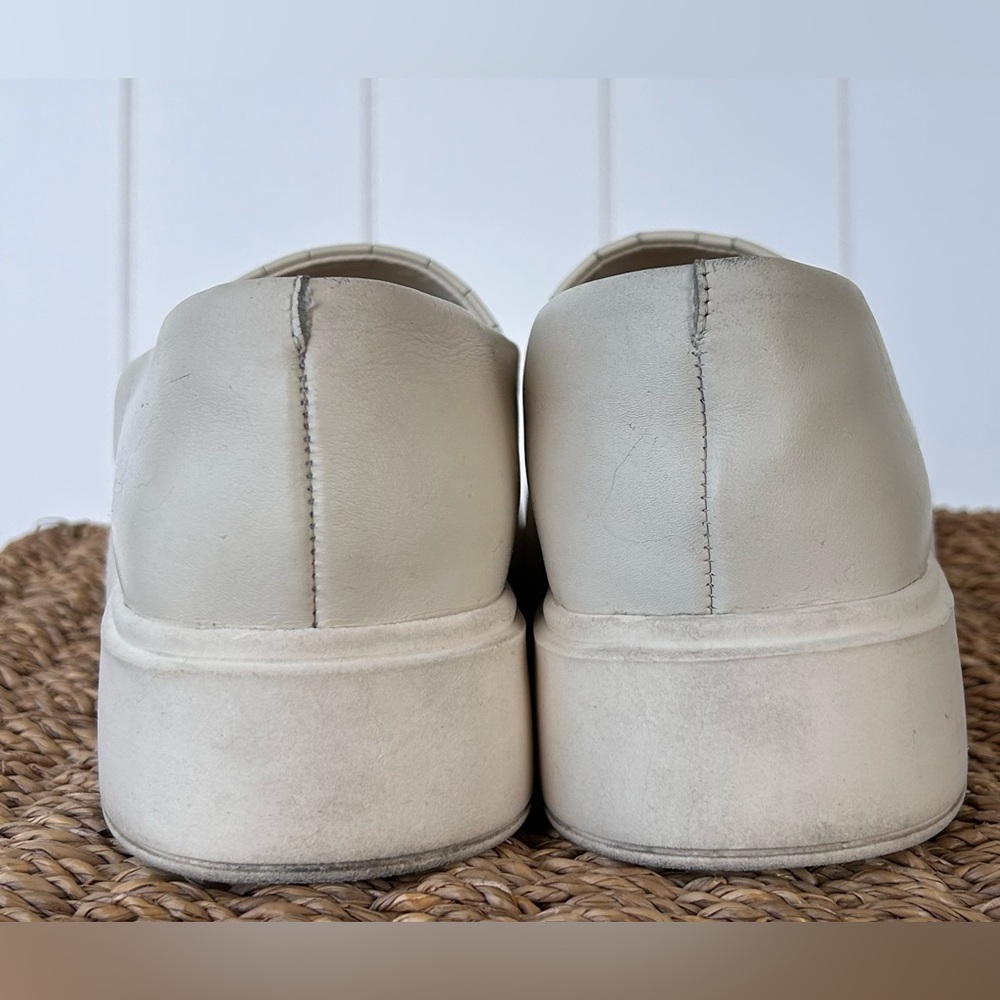 Vince‎ Camuto Women’s Abbinna Croc Embossed Platform Flat Cream Size 9.5M - Picture 4 of 11